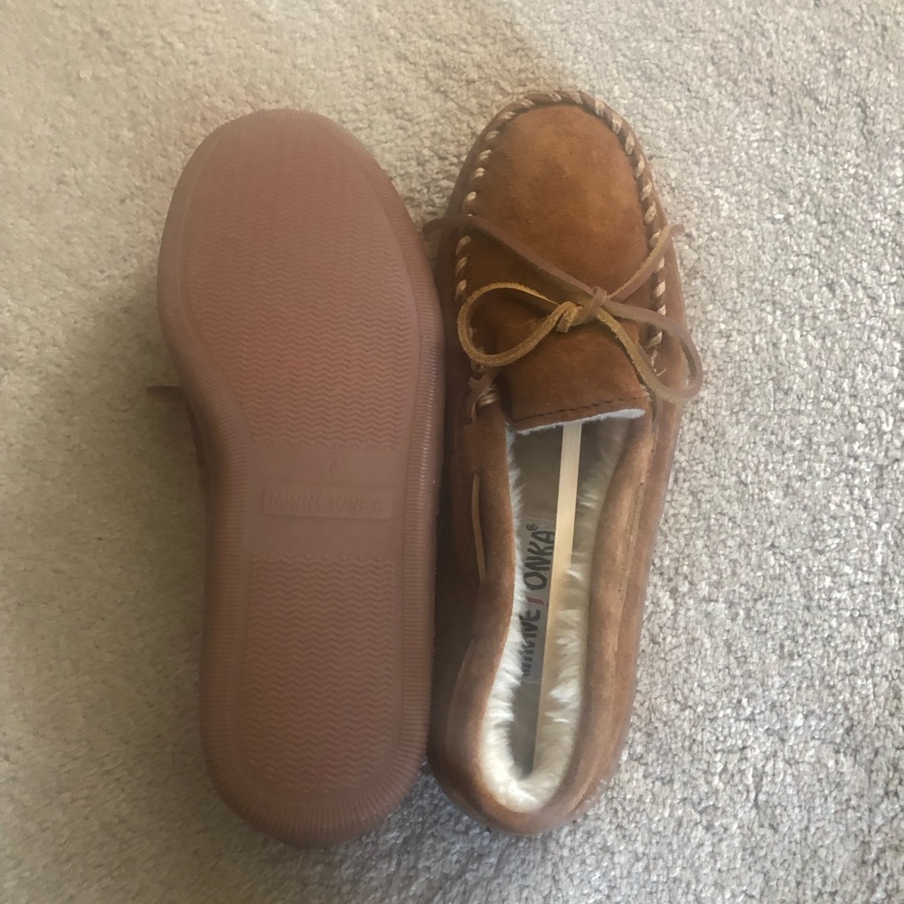 Minnetonka Moccasins BRAND NEW NEVER WORN